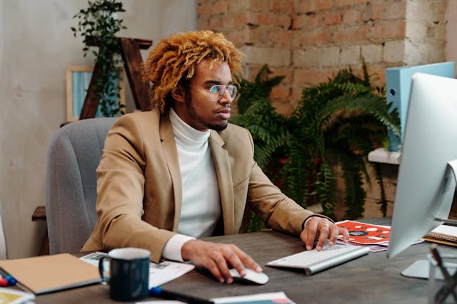 Productive Office Day Schedule